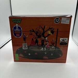 Trick or Treaters Parade LEMAX Spooky Town Lighted Animated 44357 NIB NEW